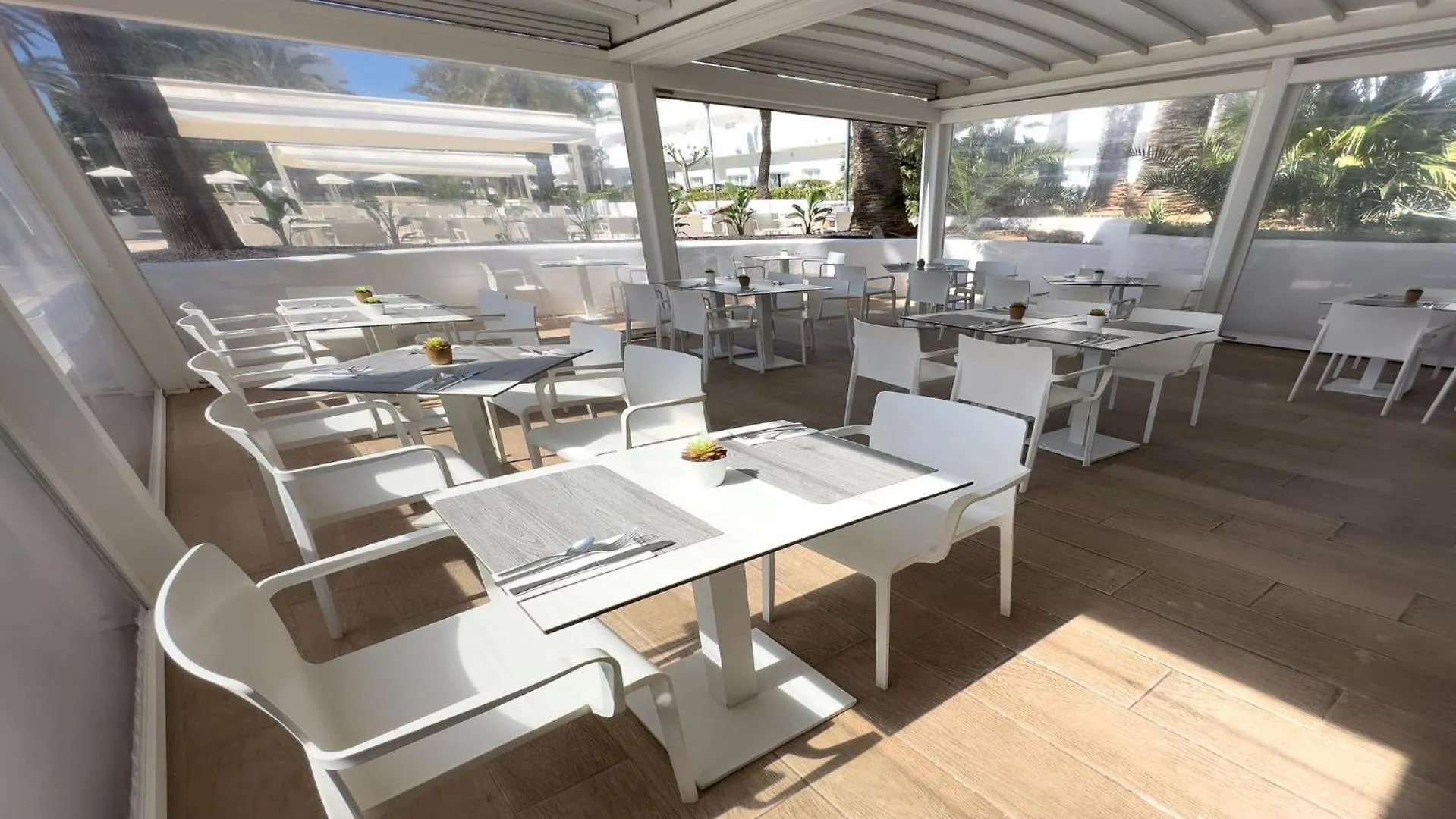****  Bluesea Es Bolero Aparthotel Cala d'Or  Spain